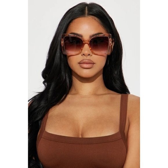 All The Right Angles‎ Cat Eye Frame Sunglasses Blush main image 3